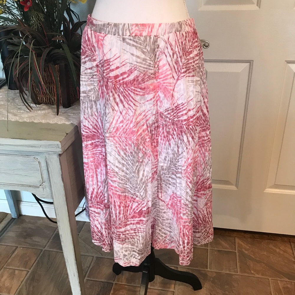 Christopher & Banks lined size M pink print skirt